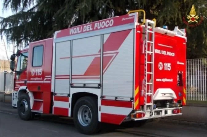 Pontecorvo (FR) – Si ribalta il tir sulla rampa, muore l’autista. Incidente anche a Colleferro