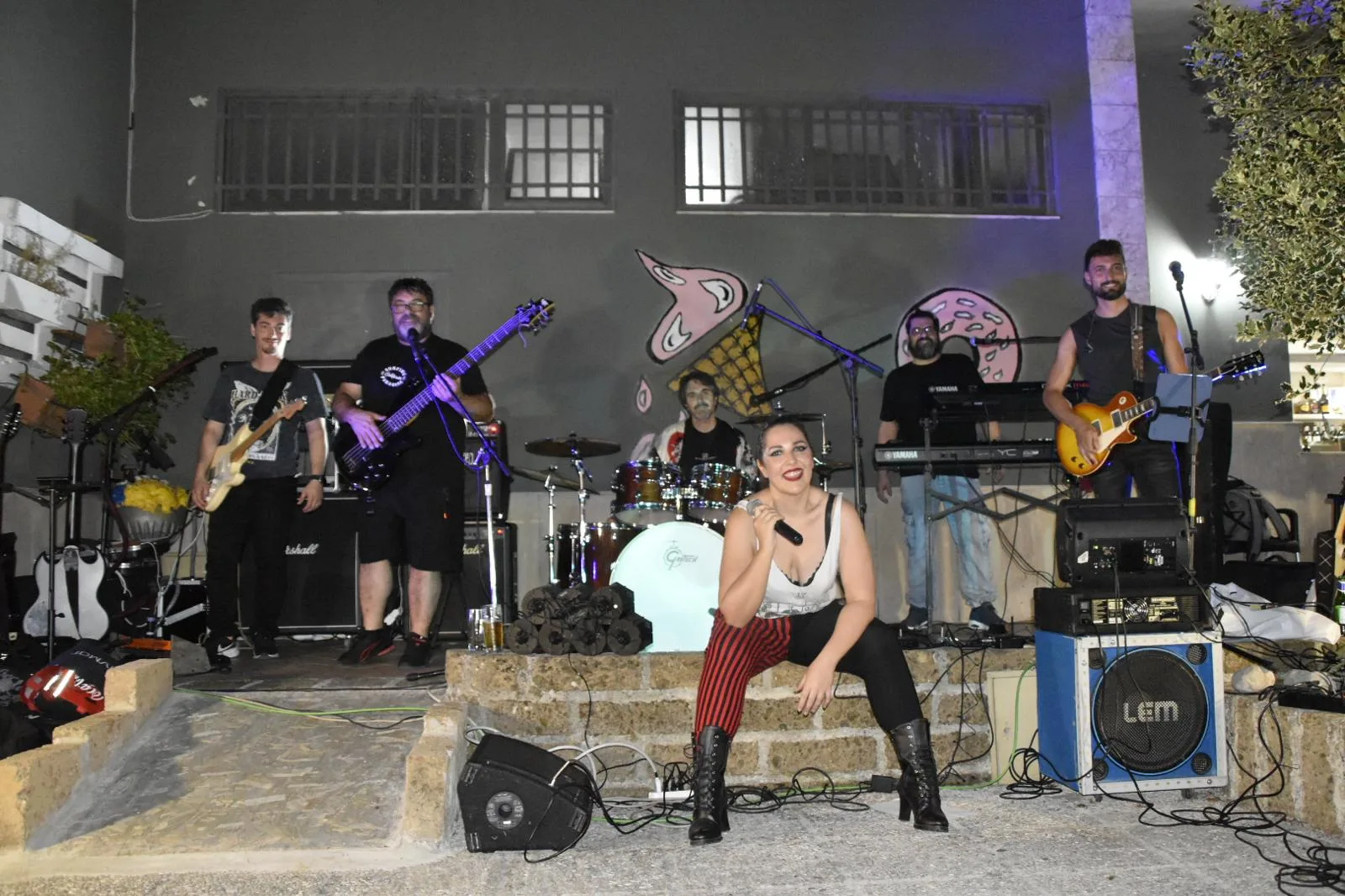 Musica rock e tanto divertimento, i 25 Hits Band tornano a Pietre Miliari per una serata tutta da vivere