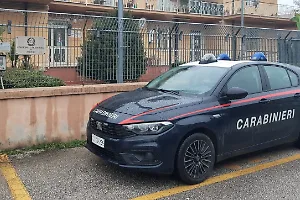 Trovato con due telefoni rubati: diciannovenne denunciato per ricettazione