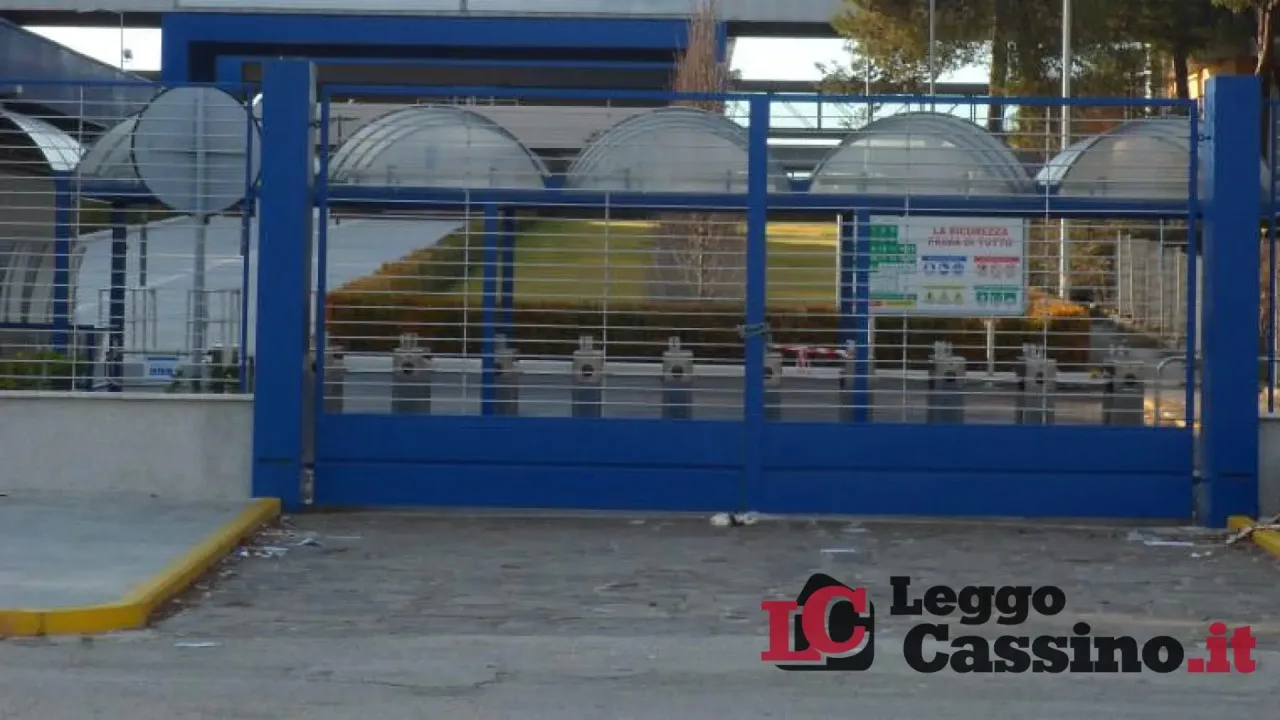 Tre giorni di lavoro e si va a casa: appuntamento a settembre! La crisi senza fine di Stellantis